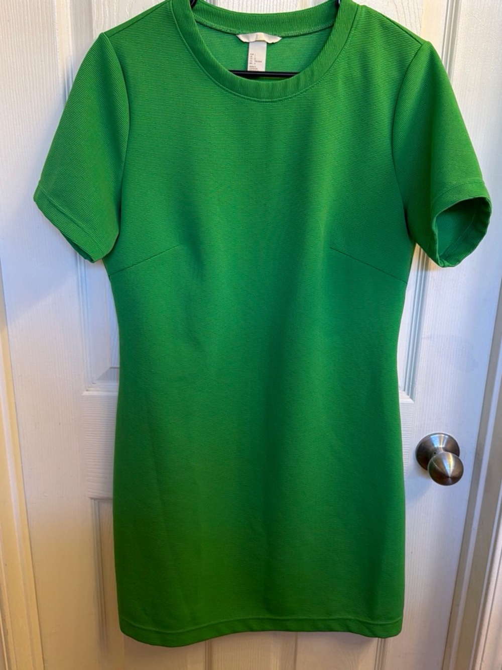 H&M Vibrant Green Short Sleeve Shift Dress